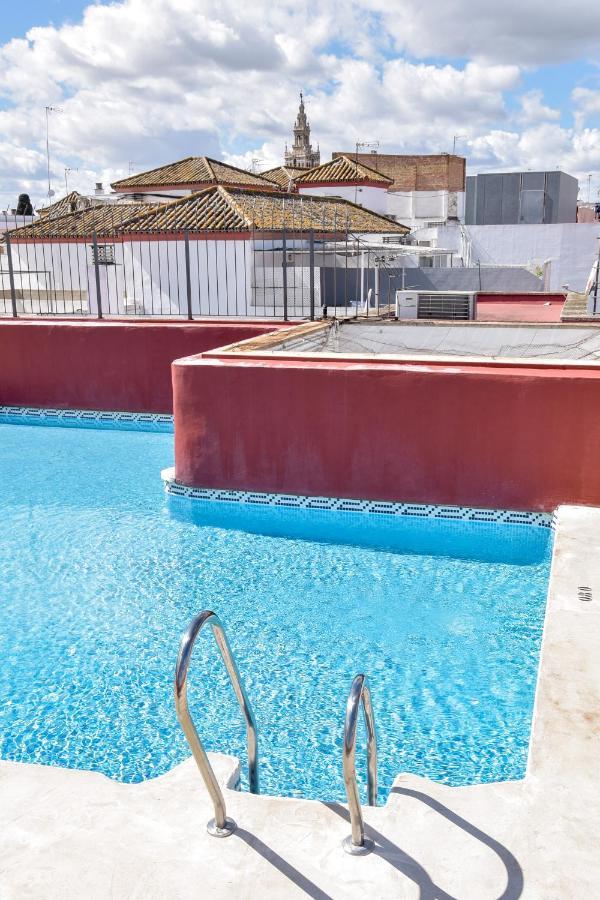 Peace, Pool & Parking At Centre Appartement Sevilla Buitenkant foto