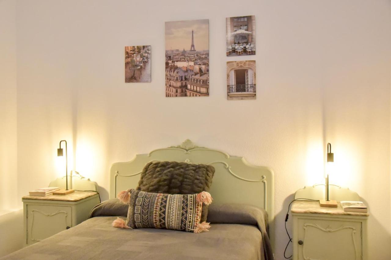 Peace, Pool & Parking At Centre Appartement Sevilla Buitenkant foto