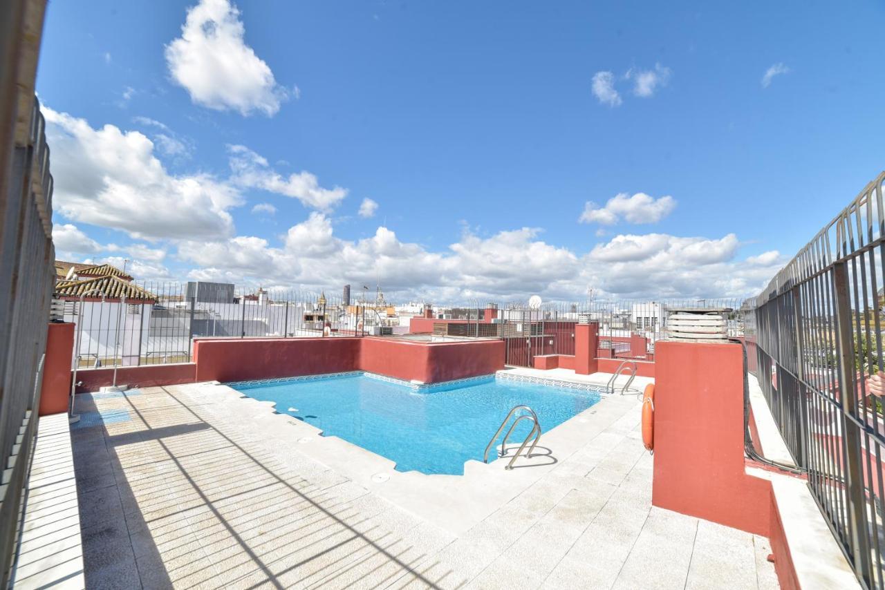 Peace, Pool & Parking At Centre Appartement Sevilla Buitenkant foto